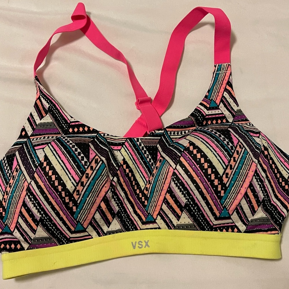 Victoria secret pink sport bra , 34d like new